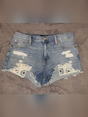 Aeropostale Light Blue Distressed Denim Shorts With Granny Square Pockets